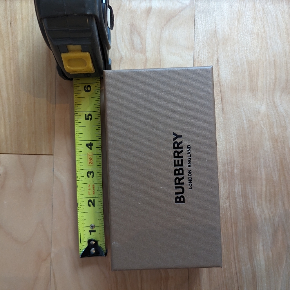 Burberry gift box